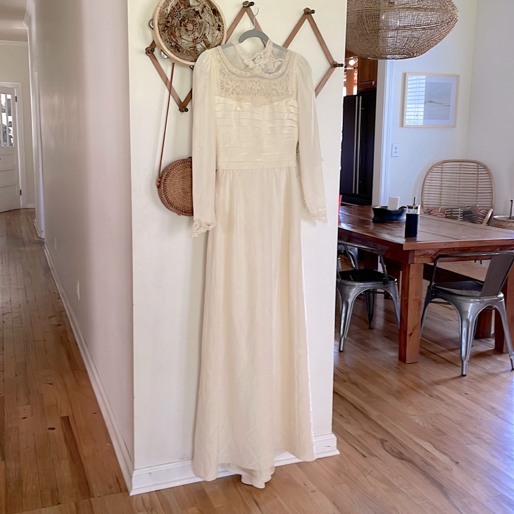 Vintage Cream Prairie Style Dress with Lace Detail
